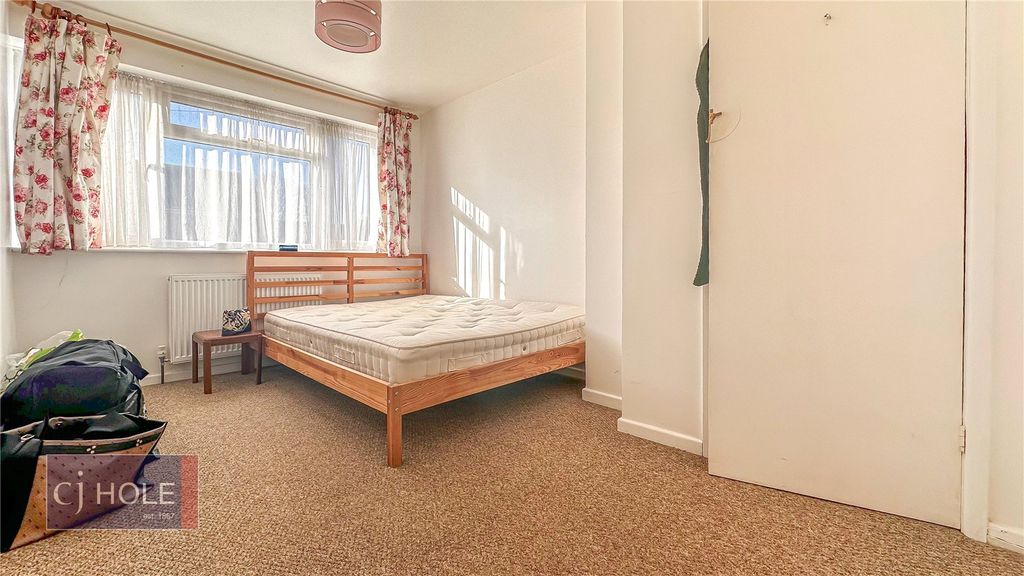 Property photo 2 of 14 Picture No. 21