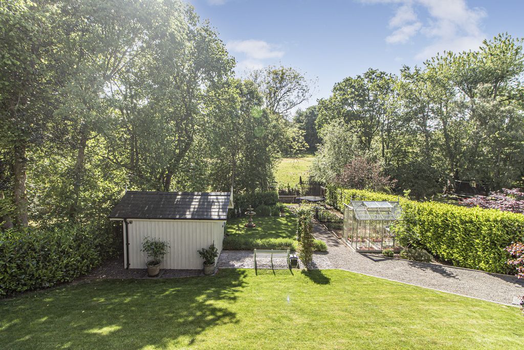 Property photo 3 of 45