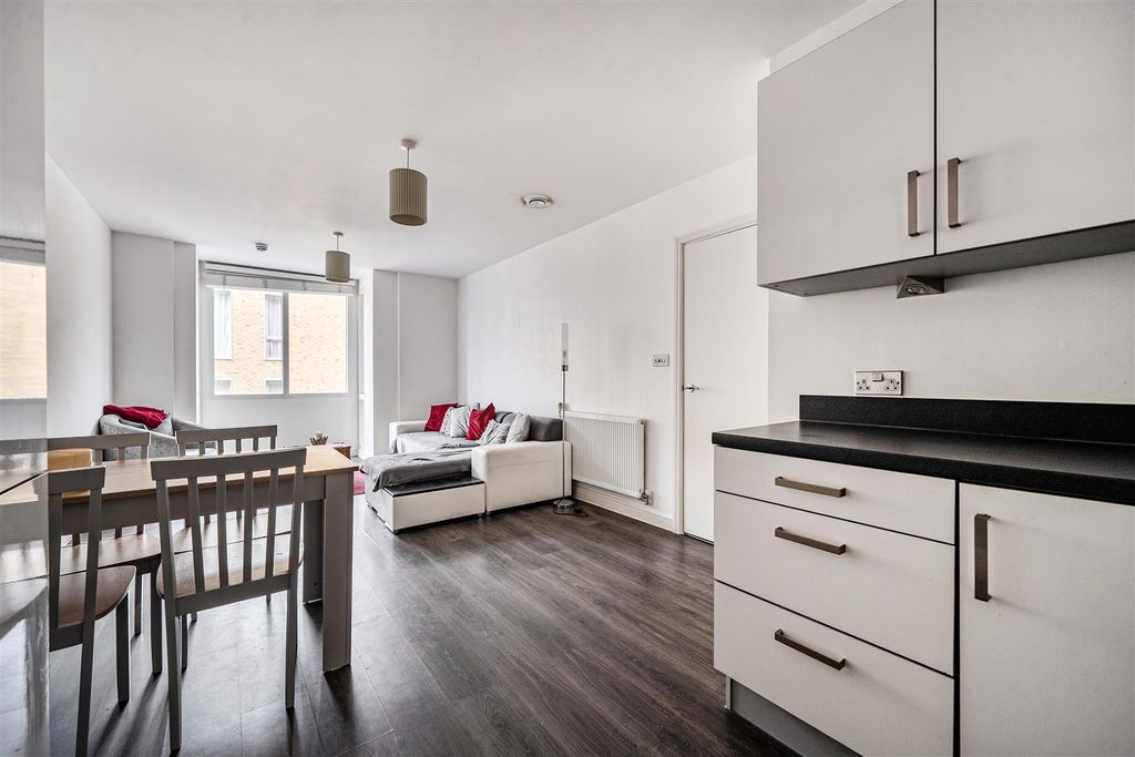 Property photo 2 of 8 Open Plan