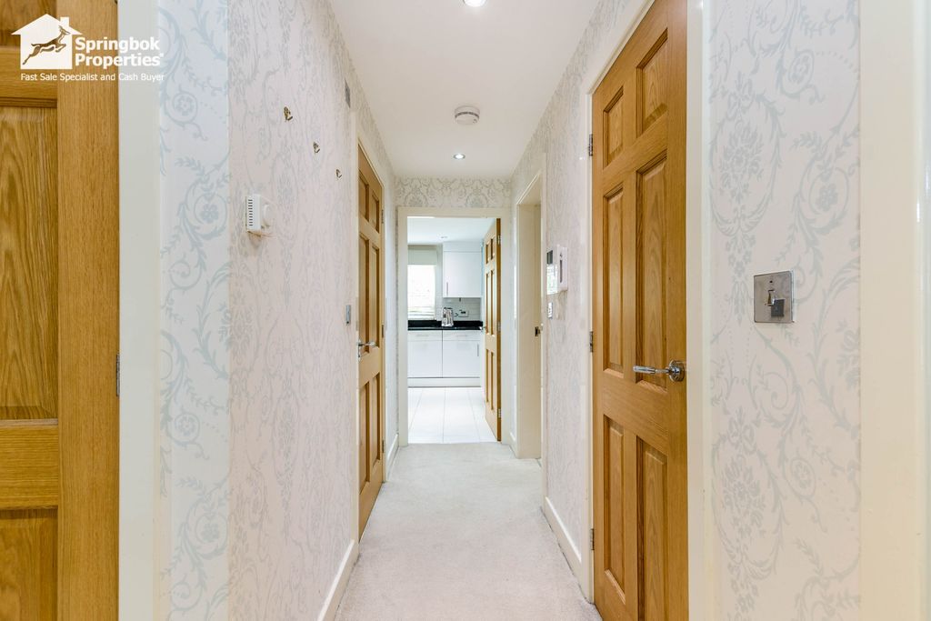 Property photo 2 of 11 Image 1