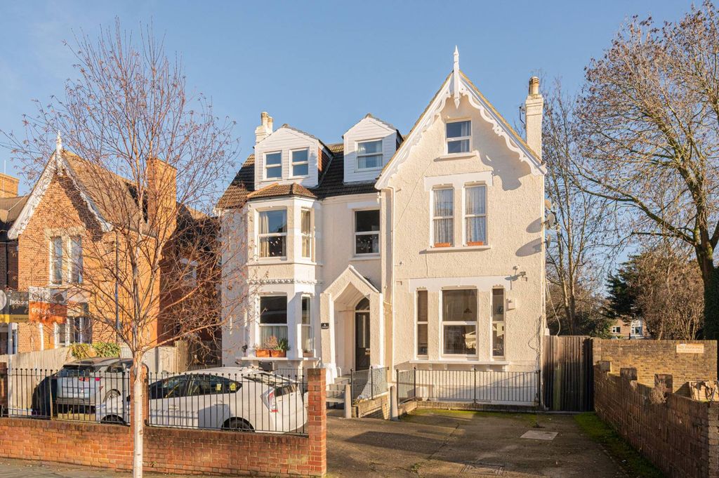 Property photo 2 of 11