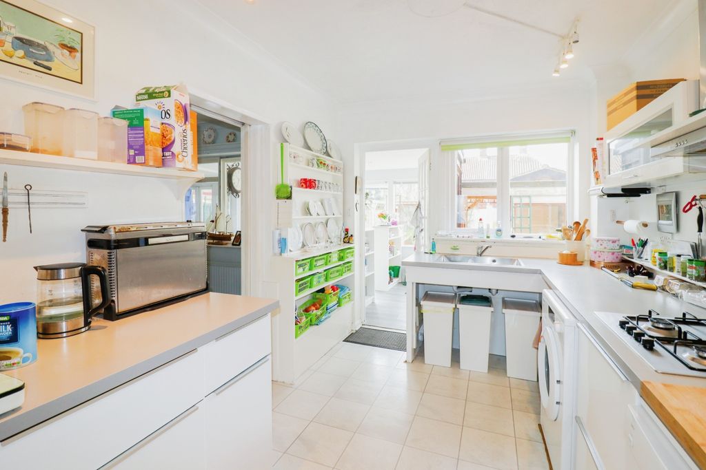 Property photo 3 of 15 Kitchen