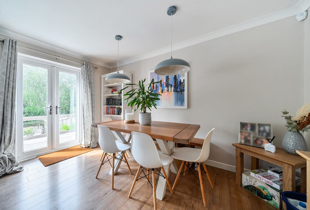 Property photo 2 of 19 1521220-16-6Aa411...