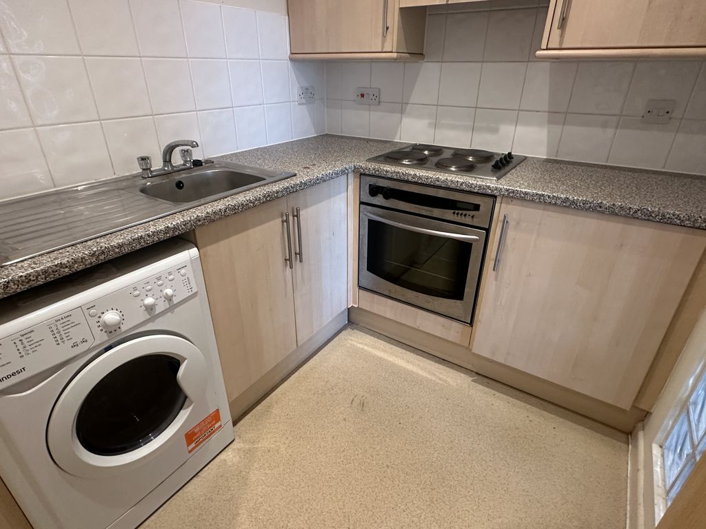 Property photo 3 of 4 Image00059