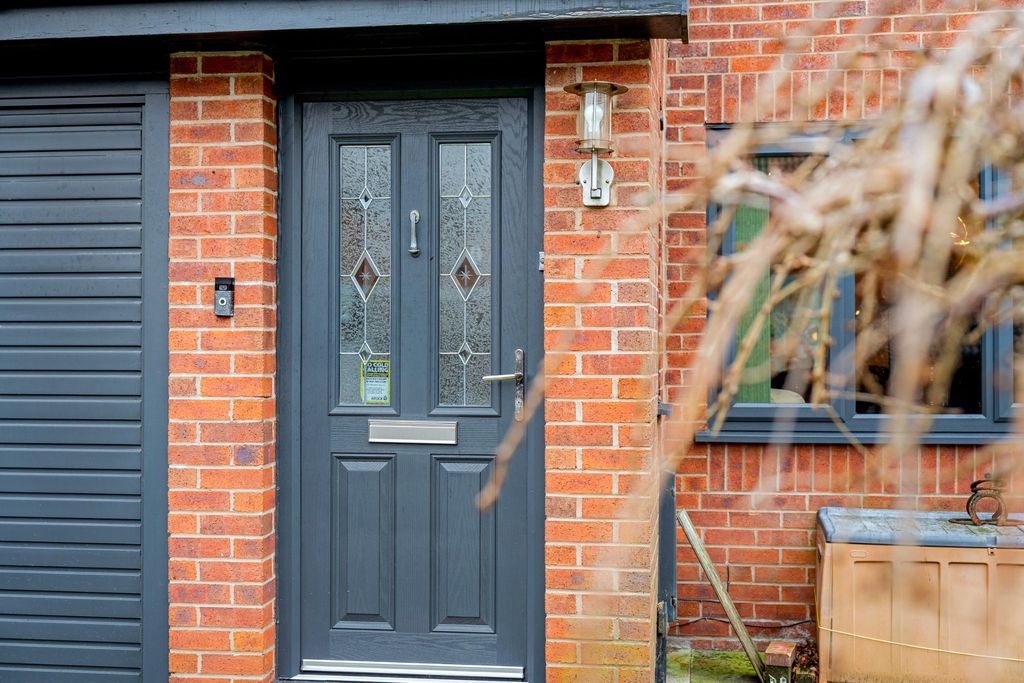 Property photo 2 of 26 Photograph 7