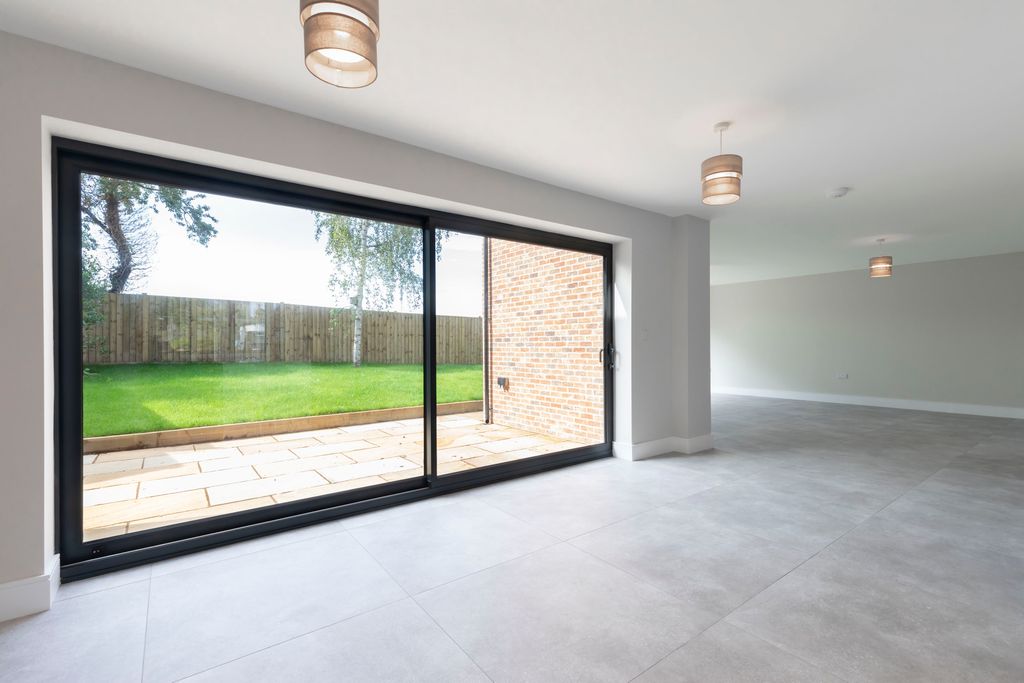 Property photo 3 of 16 Woodbine House-12