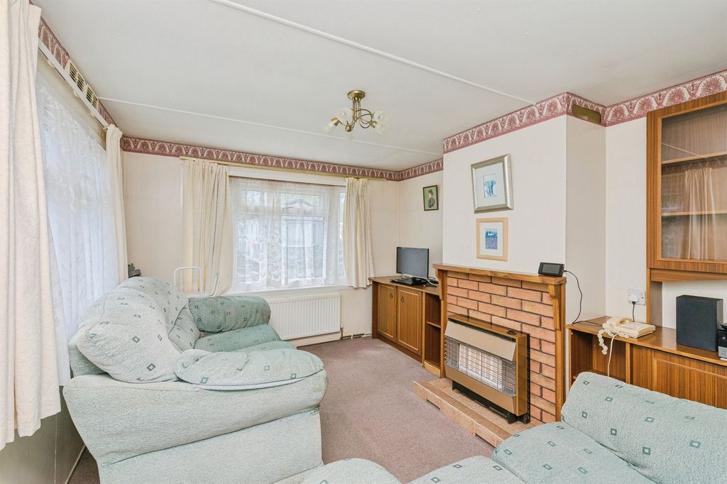 Property photo 2 of 16