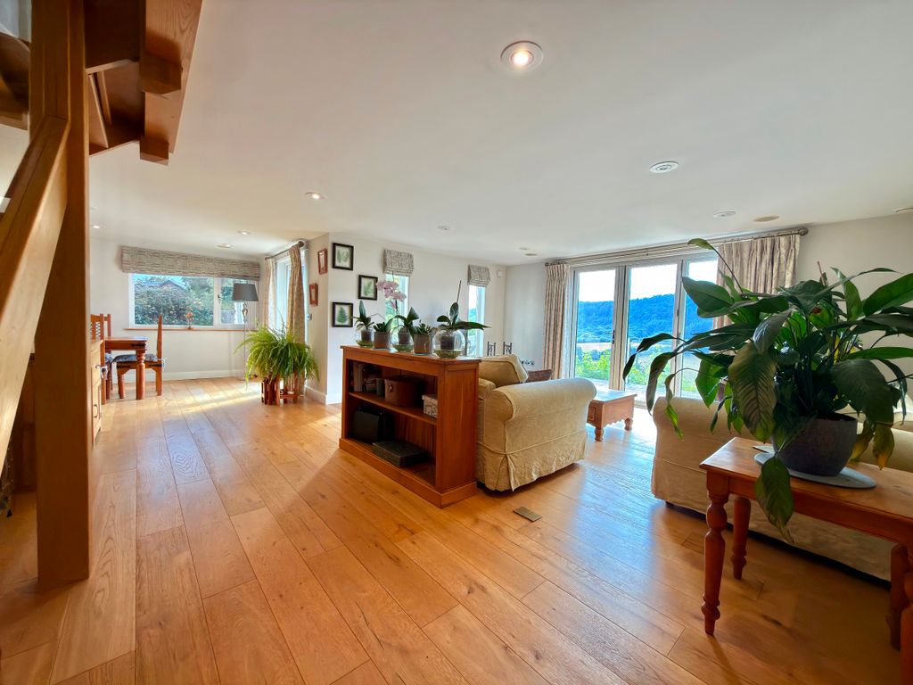 Property photo 2 of 73