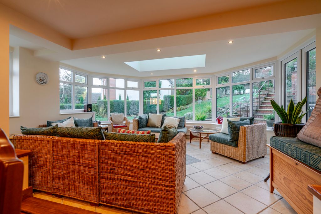 Property photo 3 of 40