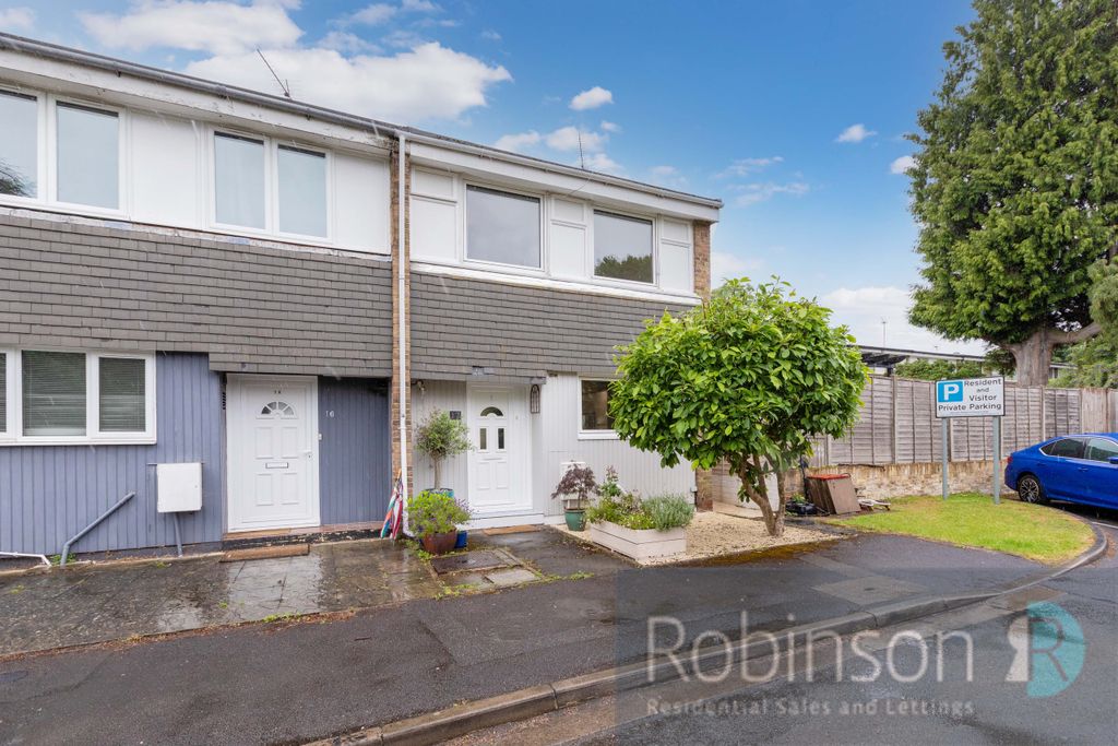 Property photo 1 of 19 17 Lynton Green-6