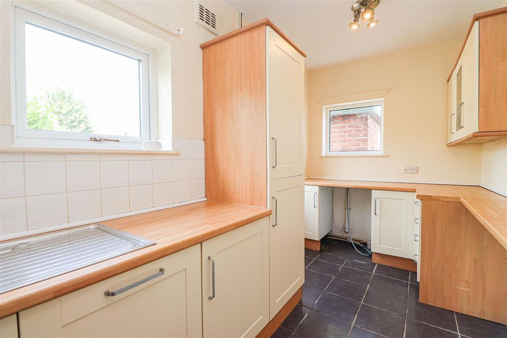 Property photo 3 of 23