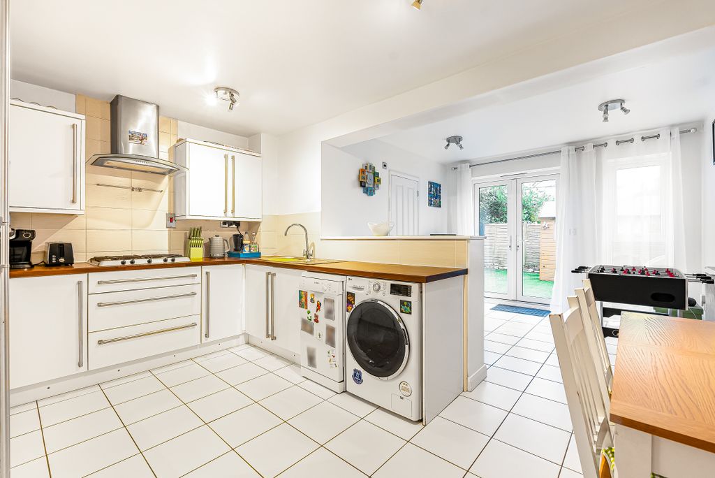 Property photo 3 of 12 Kitchen/Diner