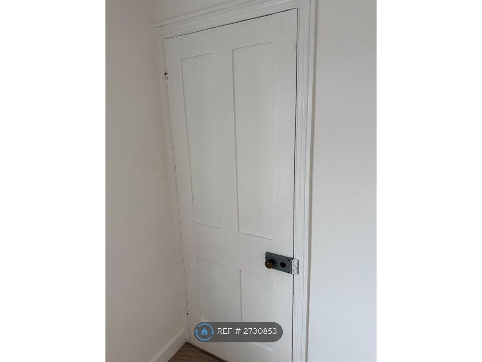 Property photo 3 of 15 Master Bedroom Ensuite