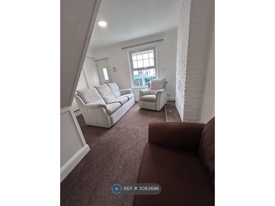 Property photo 2 of 22 Lounge