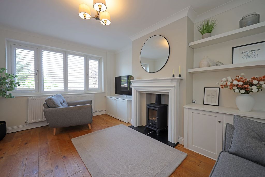 Property photo 2 of 39