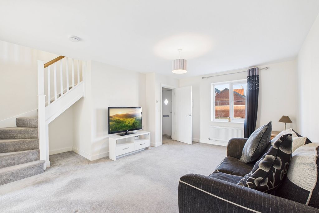 Property photo 3 of 26 Living Room