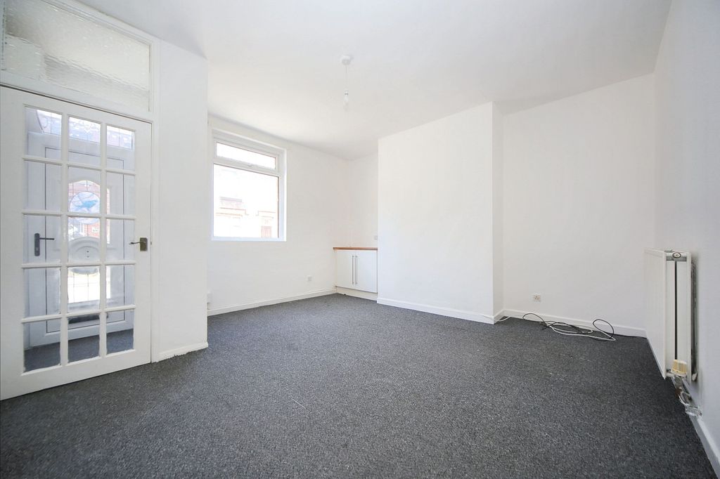 Property photo 2 of 23