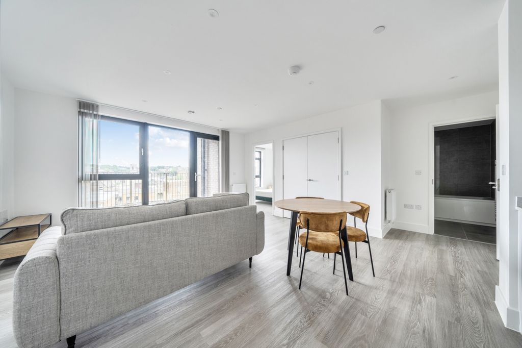 Property photo 3 of 16 1471762-3-6A26Ff6...