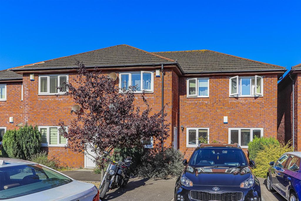 Property photo 1 of 11 Deemuir Square 13-1.Jpg