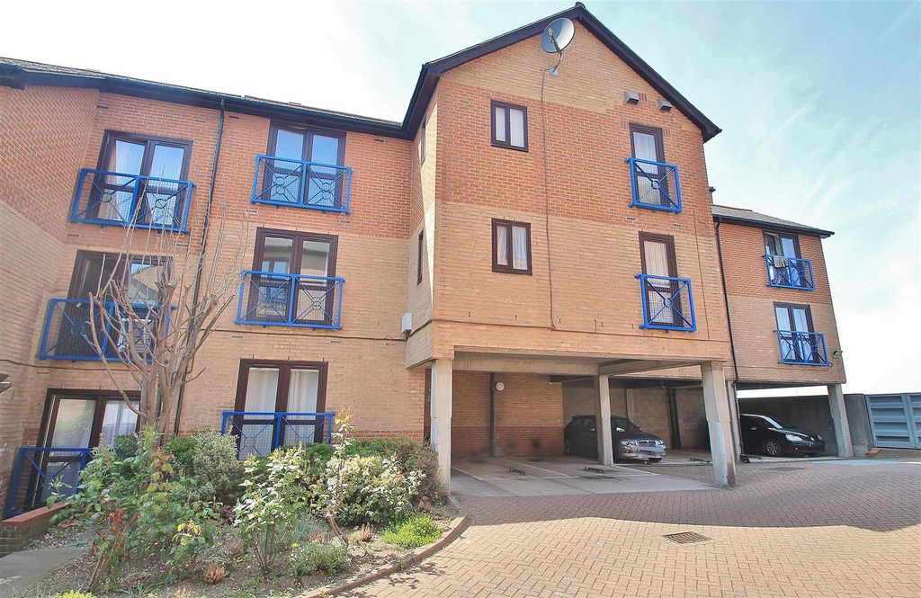 Property photo 1 of 5