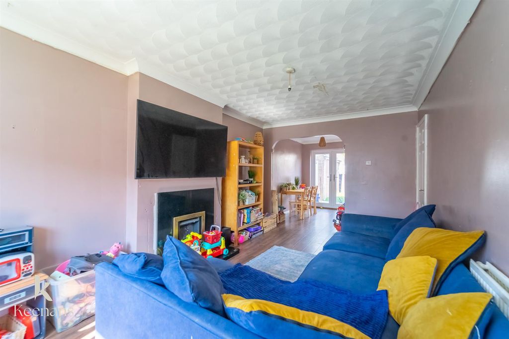 Property photo 2 of 21 The Spinney (3).Jpg