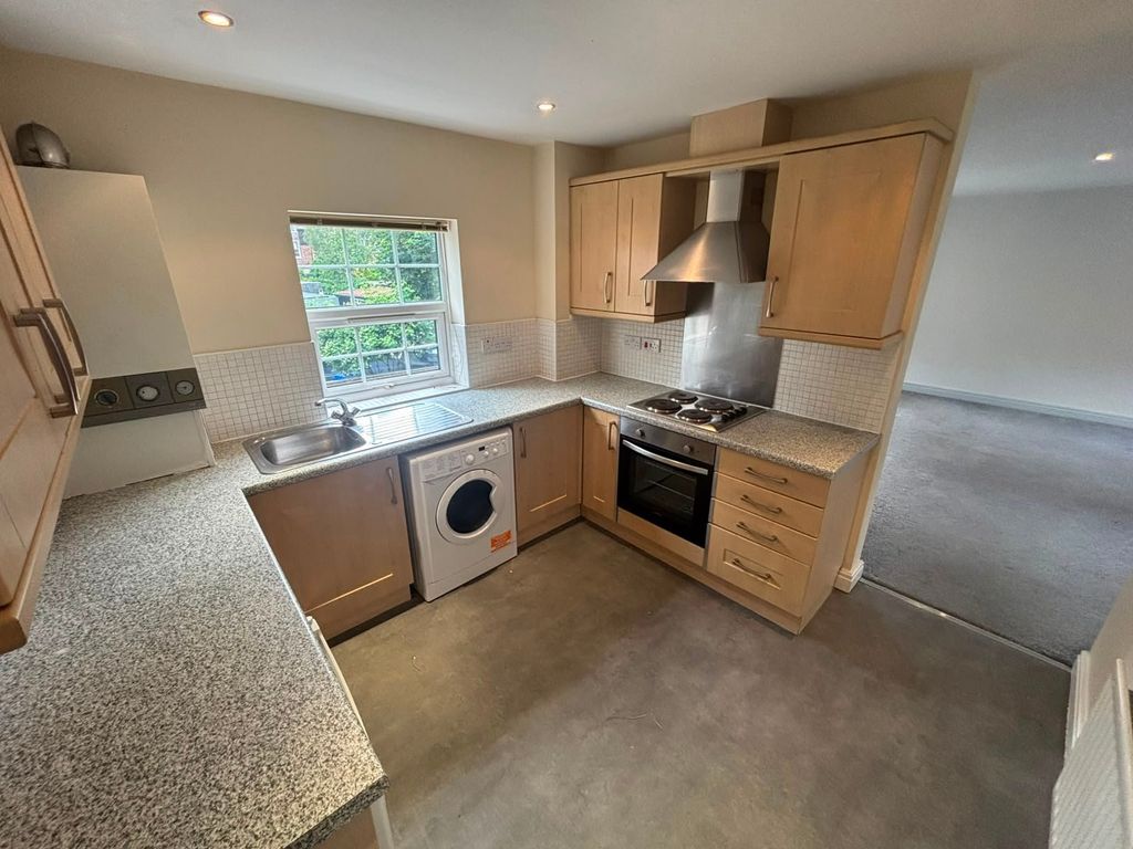 Property photo 3 of 6 Kitchen