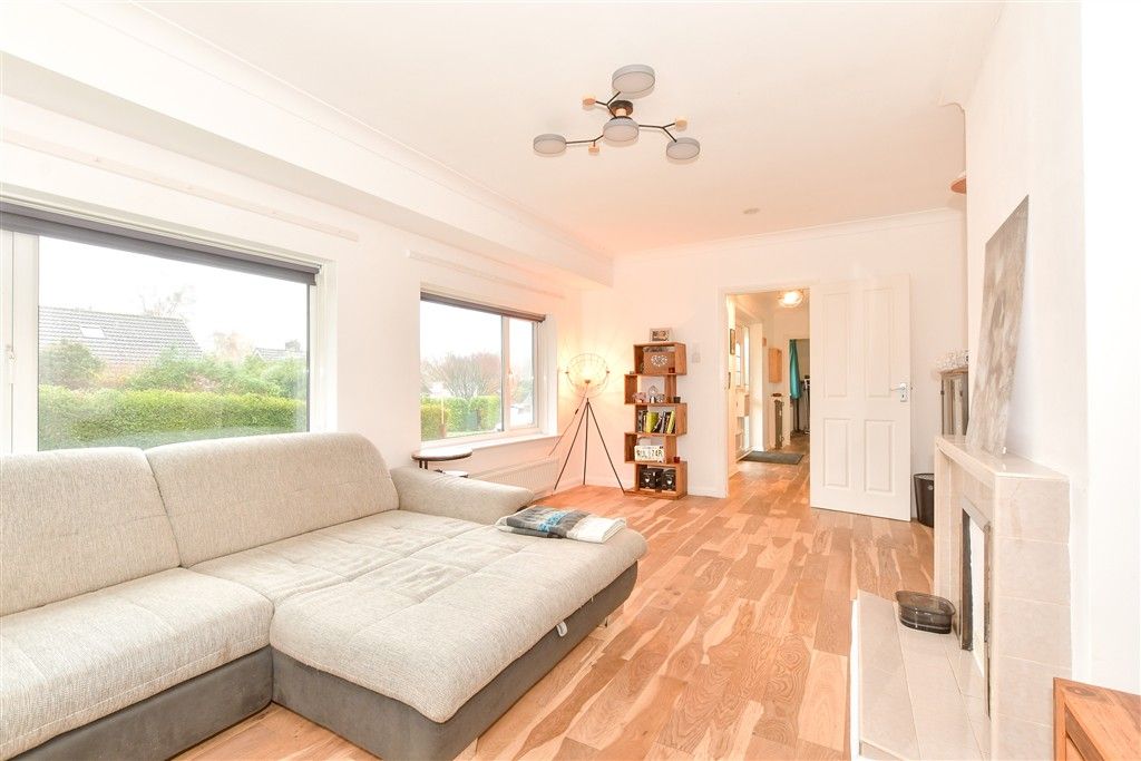 Property photo 3 of 12 Lounge