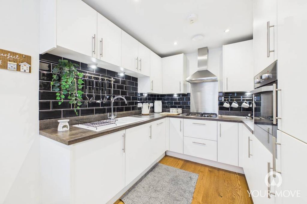Property photo 2 of 16 Kitchen