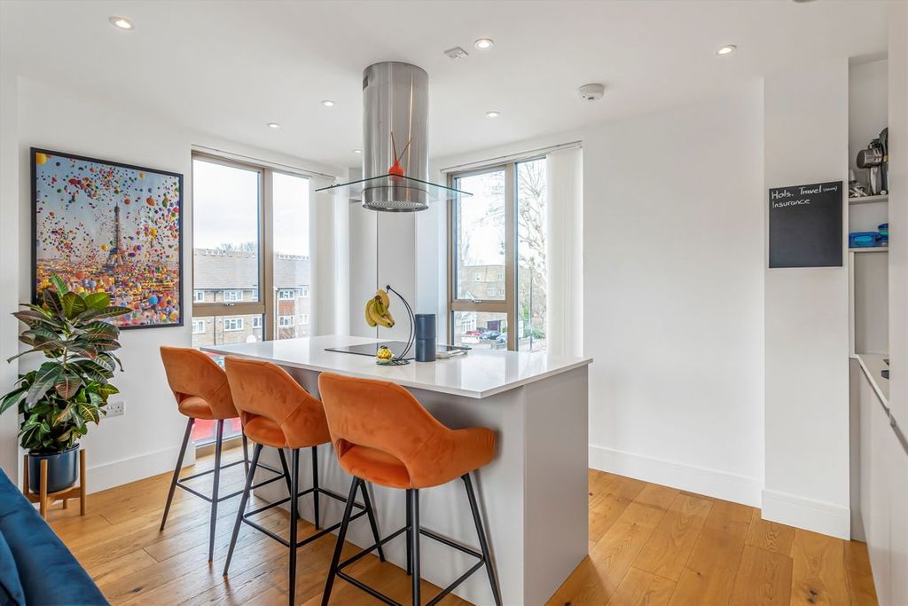 Property photo 3 of 8