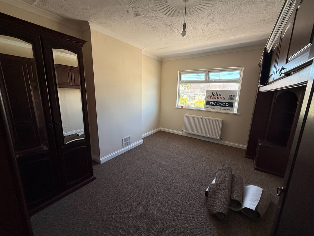 Additional image 10 of 4 bed property to rentWalter Road, Ammanford SA18
