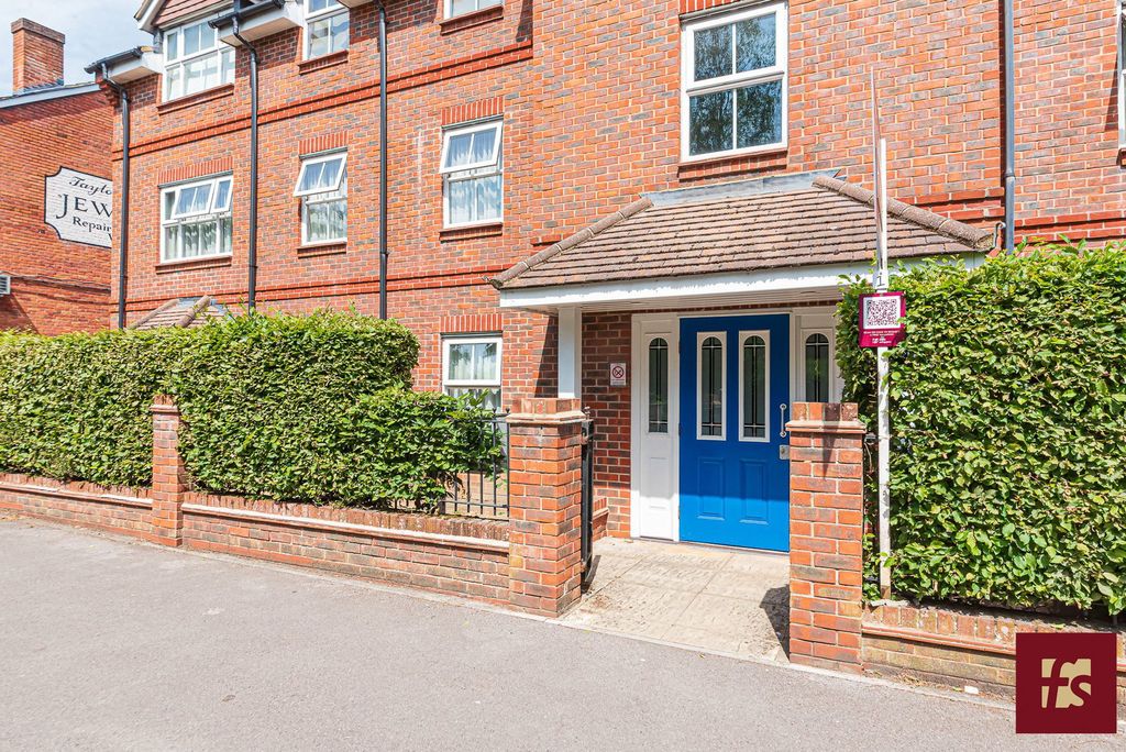 Property photo 2 of 9