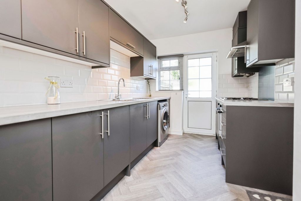 Property photo 2 of 24 Pbox-Img.Jpg