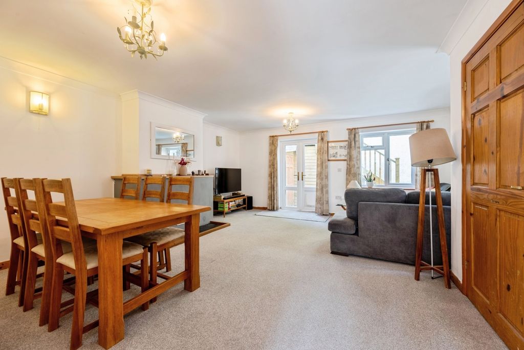 Property photo 2 of 13 Pbox-Img.Jpg