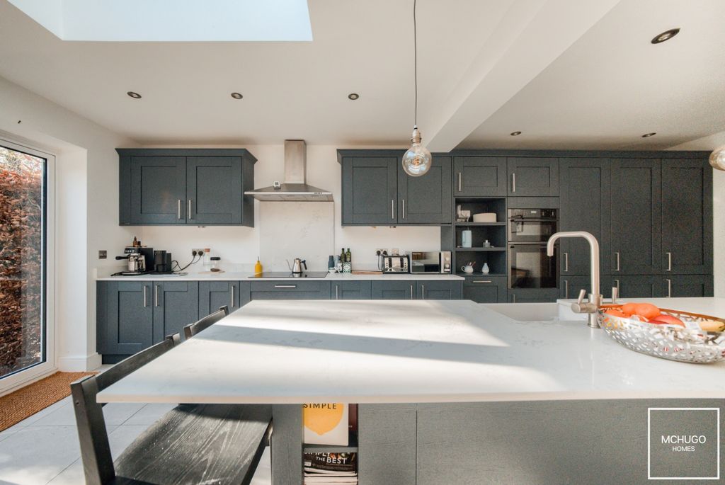 Property photo 3 of 17 Xt5A8557-Hdr(3)