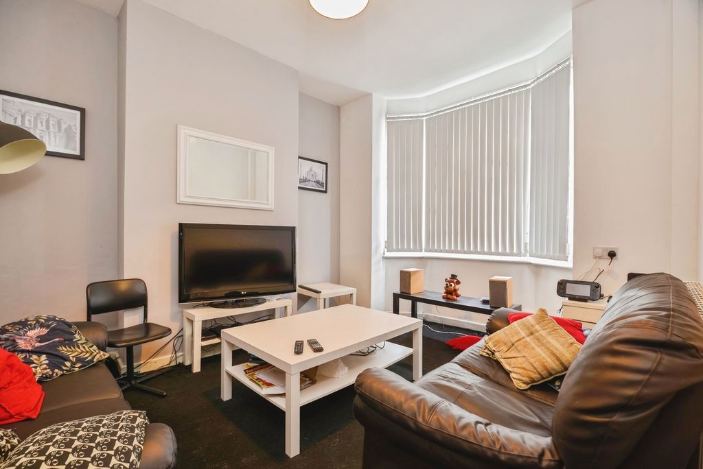 Property photo 2 of 10 Pbox-Img.Jpg