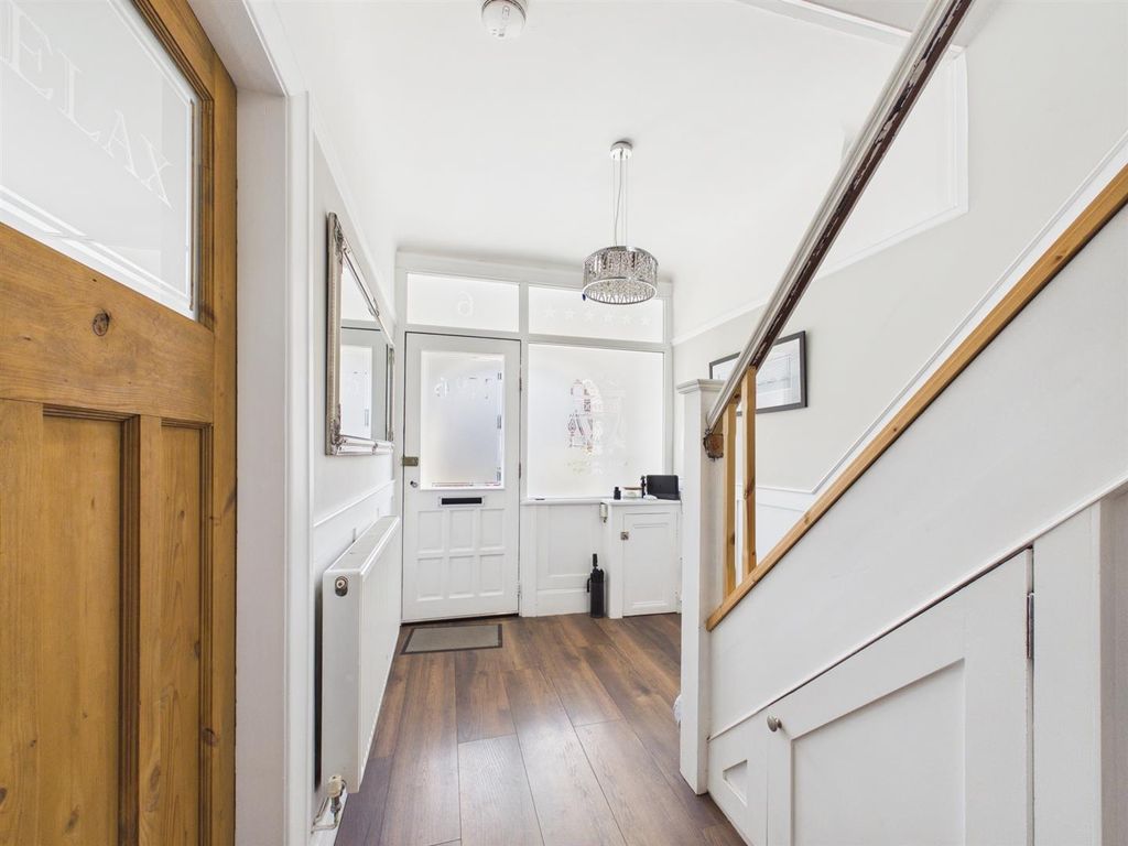 Property photo 3 of 45 Cam03604G0-Pr0284-Still007.Jpg