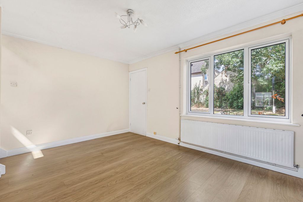Property photo 3 of 12 Sitting/Dining Room
