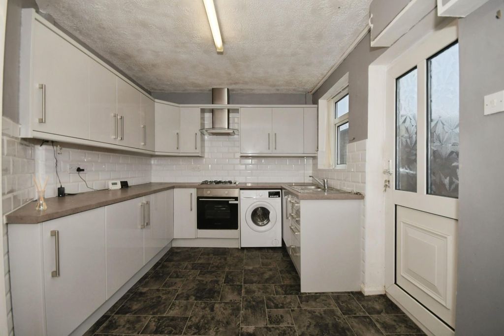 Property photo 2 of 16 Kitchen.Jpg