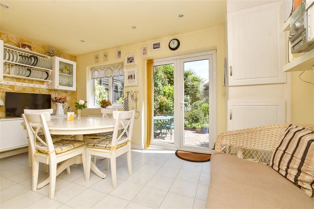 Property photo 2 of 11 Dining Area