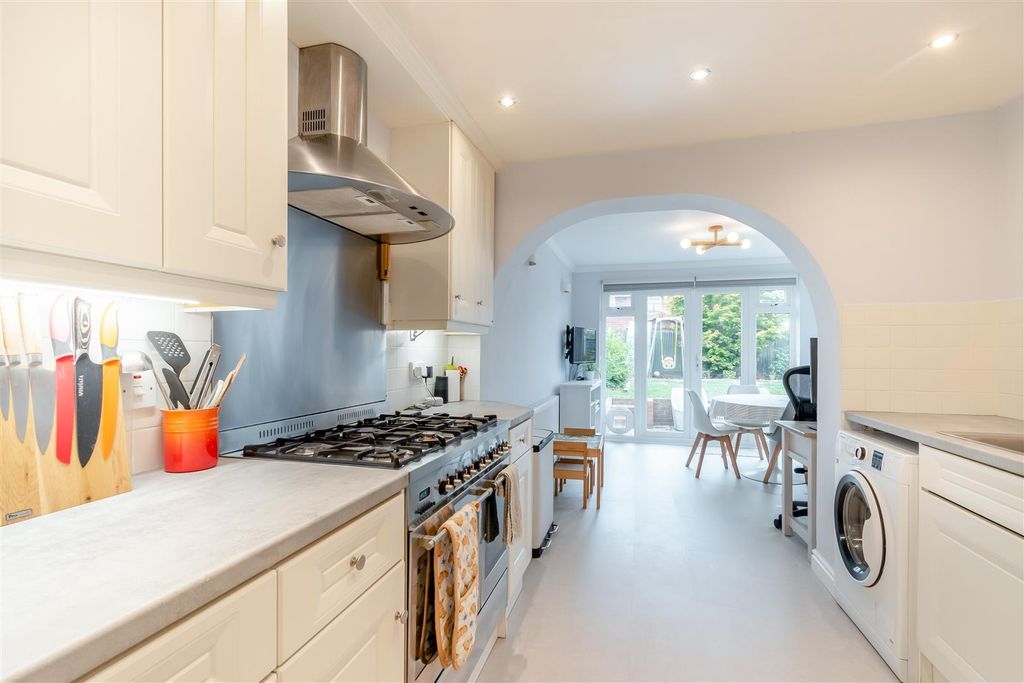 Property photo 3 of 15 Kitchen