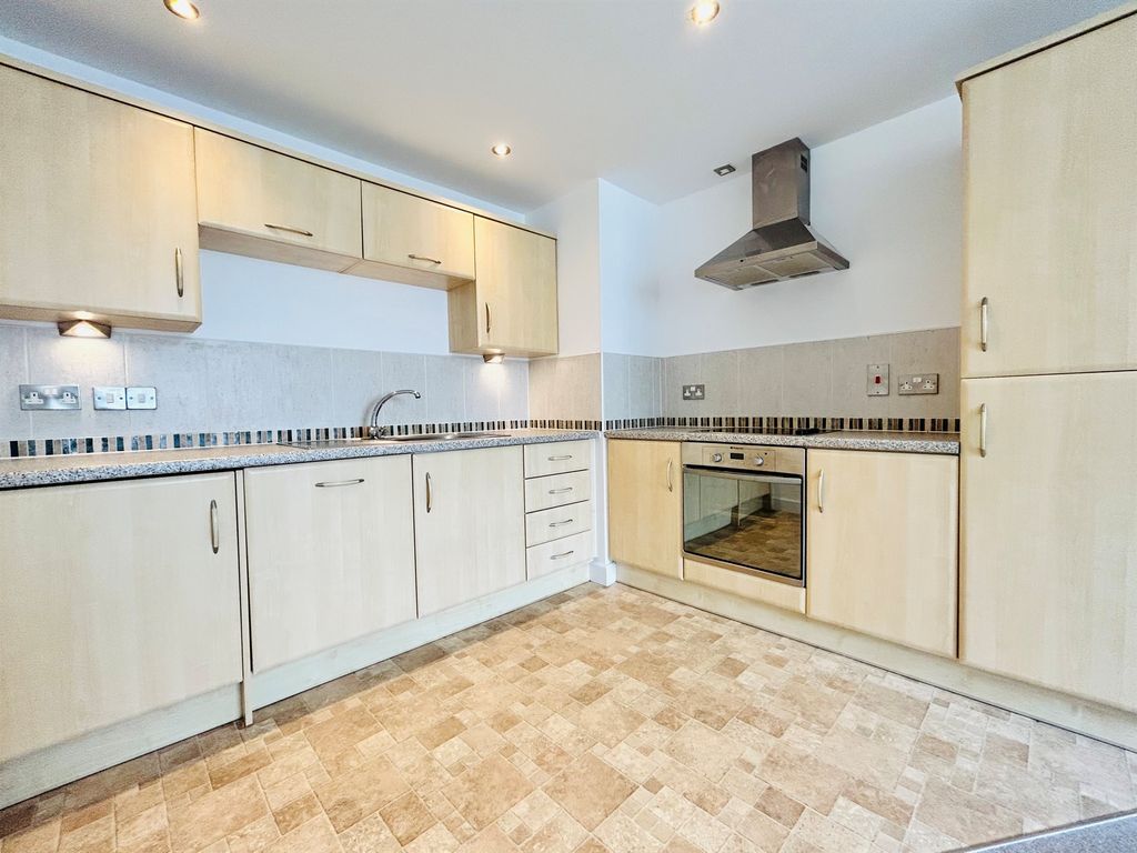 Property photo 3 of 6 Kitchen Area: