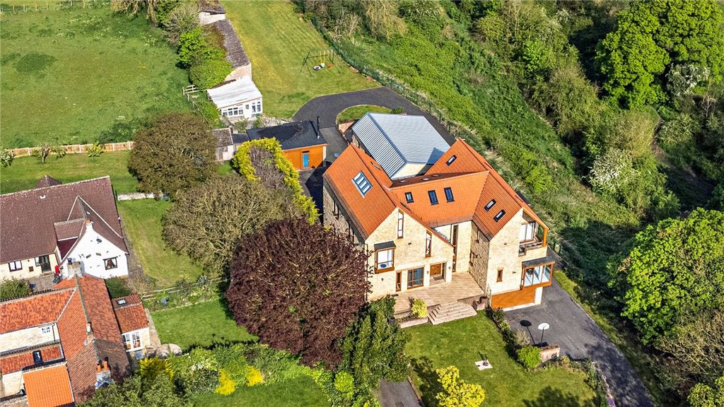 Property photo 1 of 40 Picture No. 60