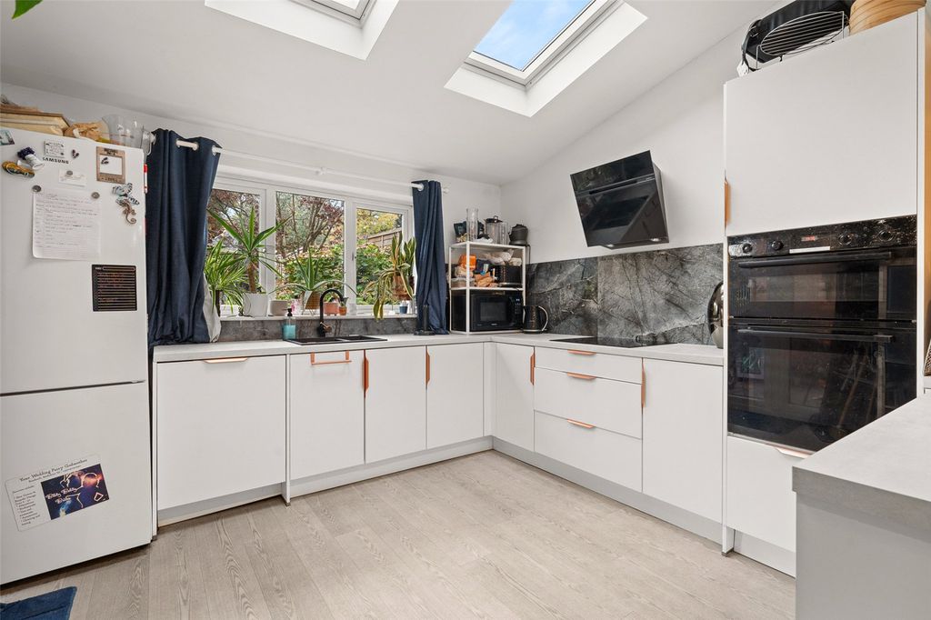 Property photo 3 of 21 Kitchen