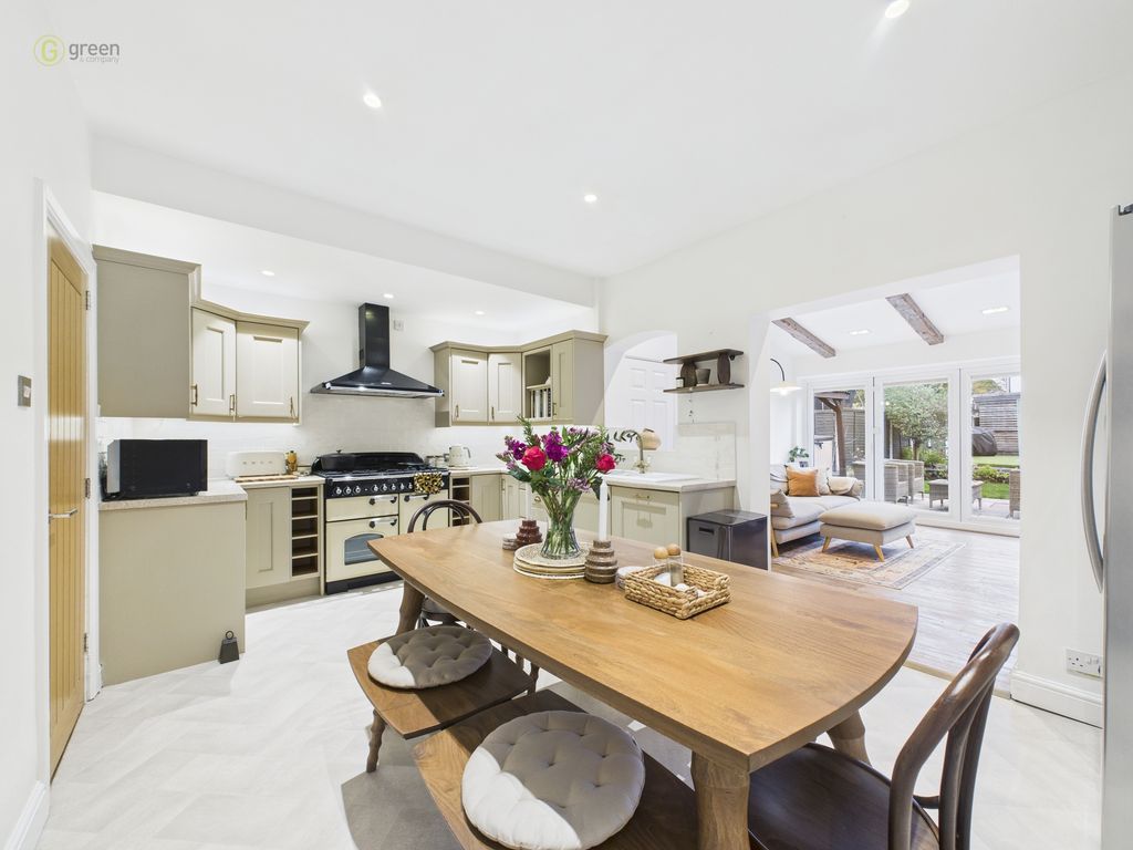 Property photo 3 of 24