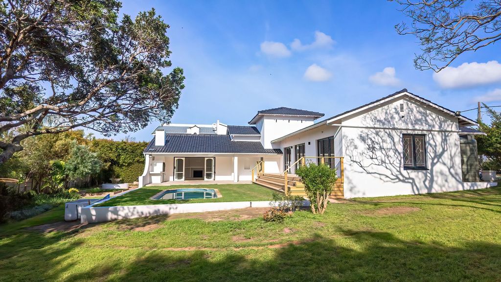 Property photo 3 of 44