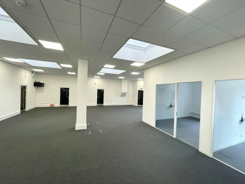 Property photo 3 of 37 Temple 1852 Unit B1.Jpg