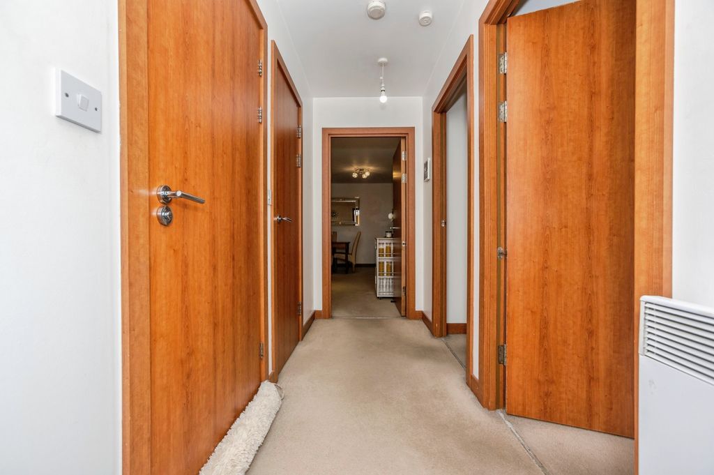 Property photo 2 of 14 Hallway