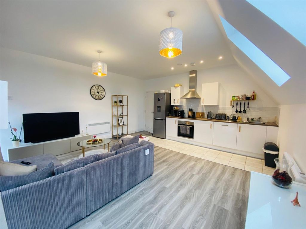 Property photo 3 of 7 Bea3092473.Jpg