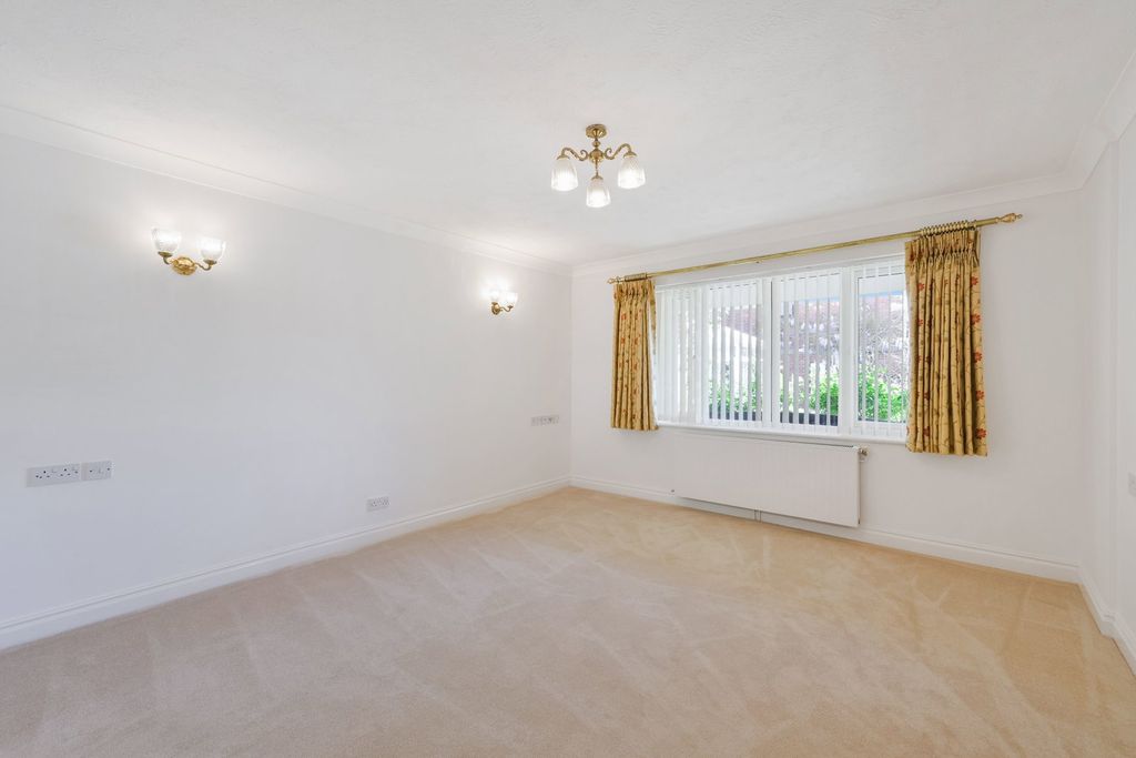 Property photo 3 of 11