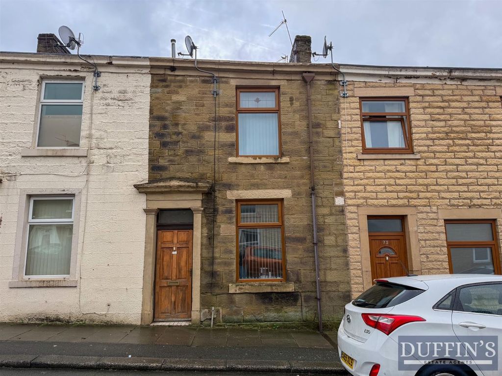 Property photo 1 of 8